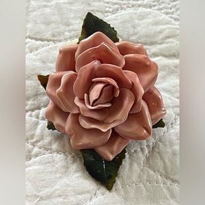 1930s Celluloid Flower Brooch Mauve w/ Green Leaves 3 1/8”L Excellent Condition💫